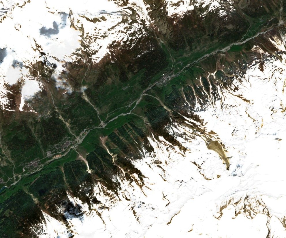 Sentinel-2-L2A_TRUE_COLOR_2025-05-18_863841.07_5841553.29_875350.39_5851124.57_EPSG_3857_31_leastCC_logo.jpeg