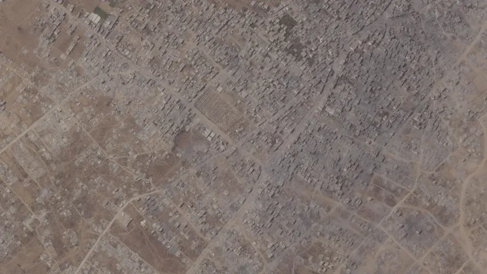 Zeitoun district's destruction before.webp
